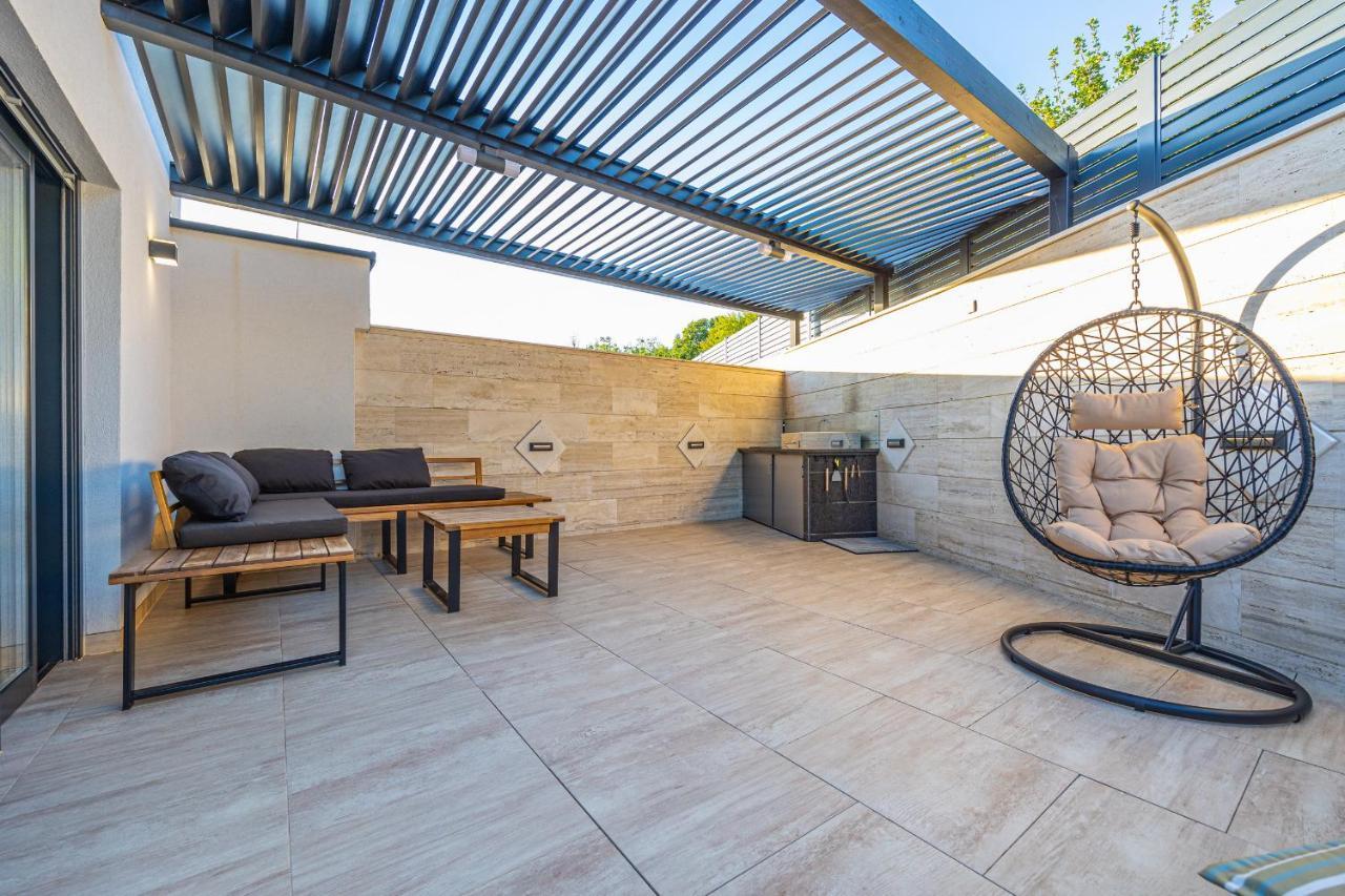 Villa Marassi With Heated Pool, Hot Tub And Sauna Crikvenica Buitenkant foto